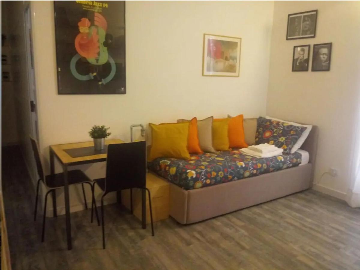 Vesuvius A Mezzocannone Apartment Naples Luaran gambar